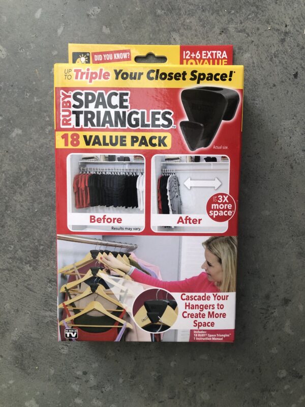 Ruby space triangles for hangers 18pk