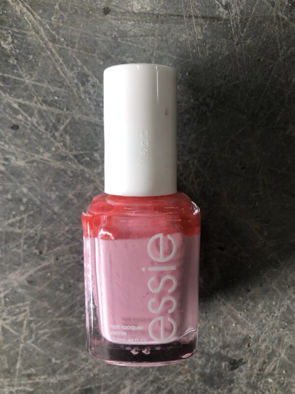 Essie nail lacquer - 108 free to roam