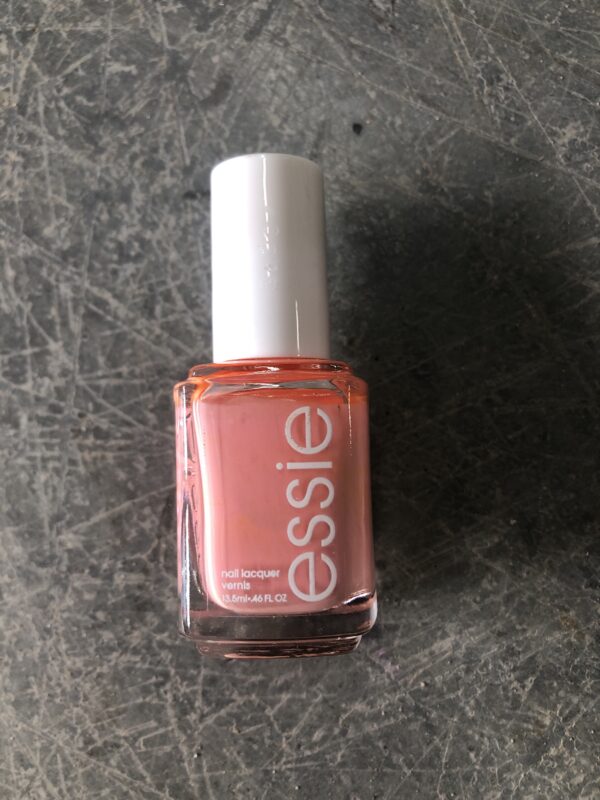 Essie nail lacquer - 186 around the bend