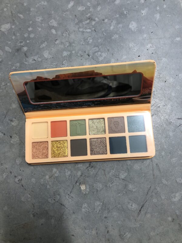 Essence Cape Town eyeshadow palette