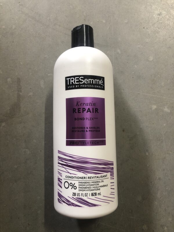 TRESemmé keratin repair conditioner28oz