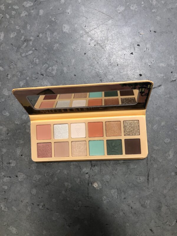 Essence Roma eyeshadow palette