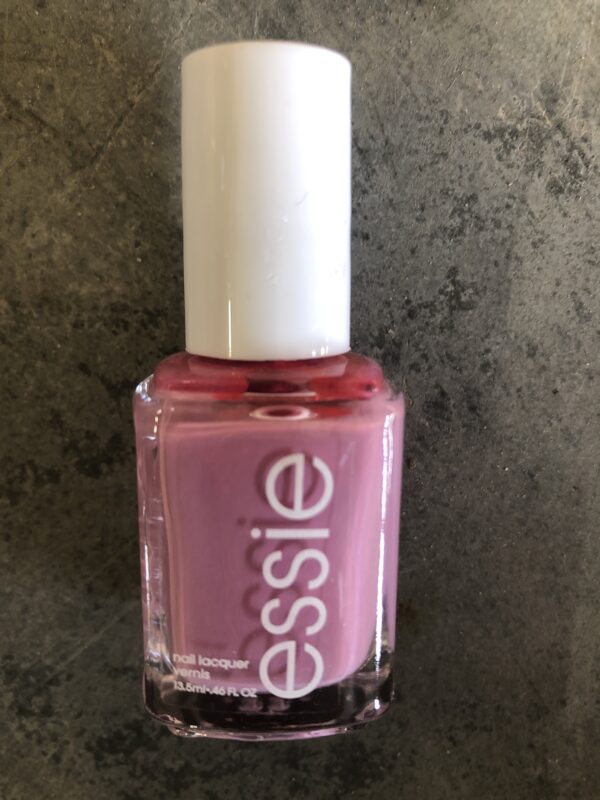 Essie nail lacquer - 217 suits you swell