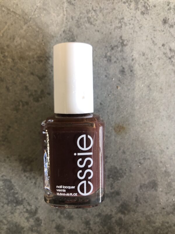 Essie mail lacquer - 365 odd squad