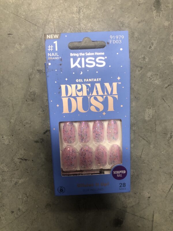 Kiss dream dust 28 medium nails